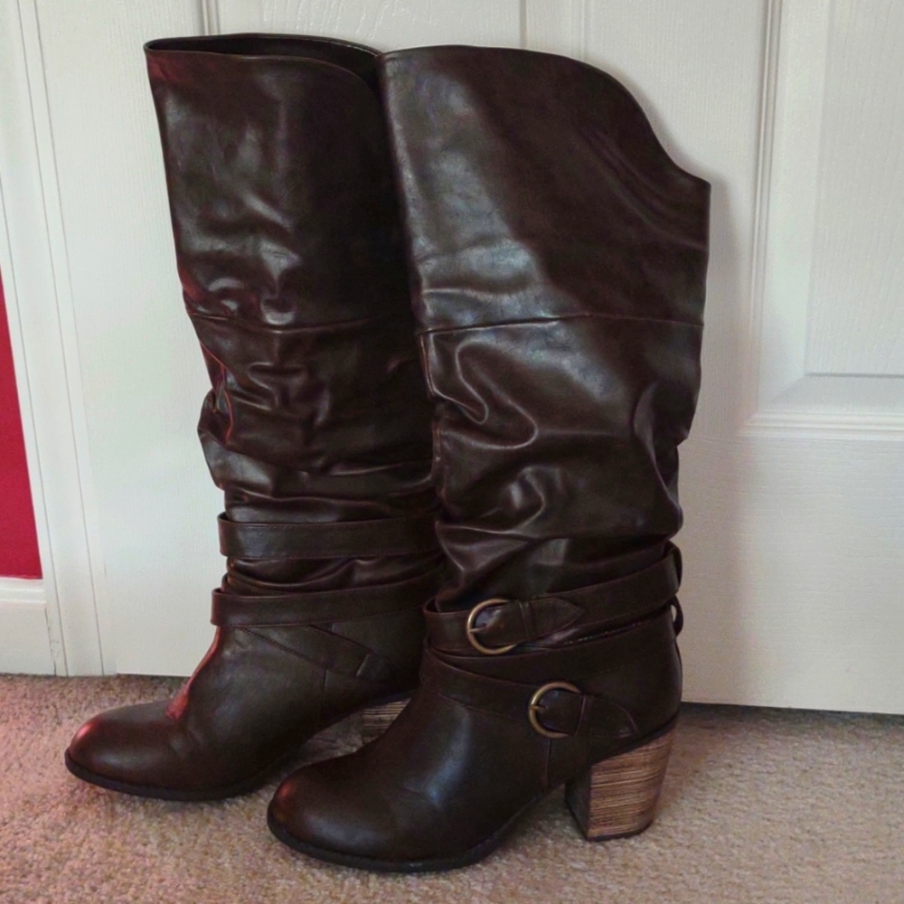 Slouchy boots
